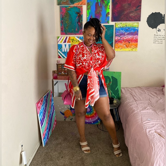 🚨 LIKE TO BE NOTIFIED FOR LIVE SHOWS! 🚨 - Picture 4 of 13